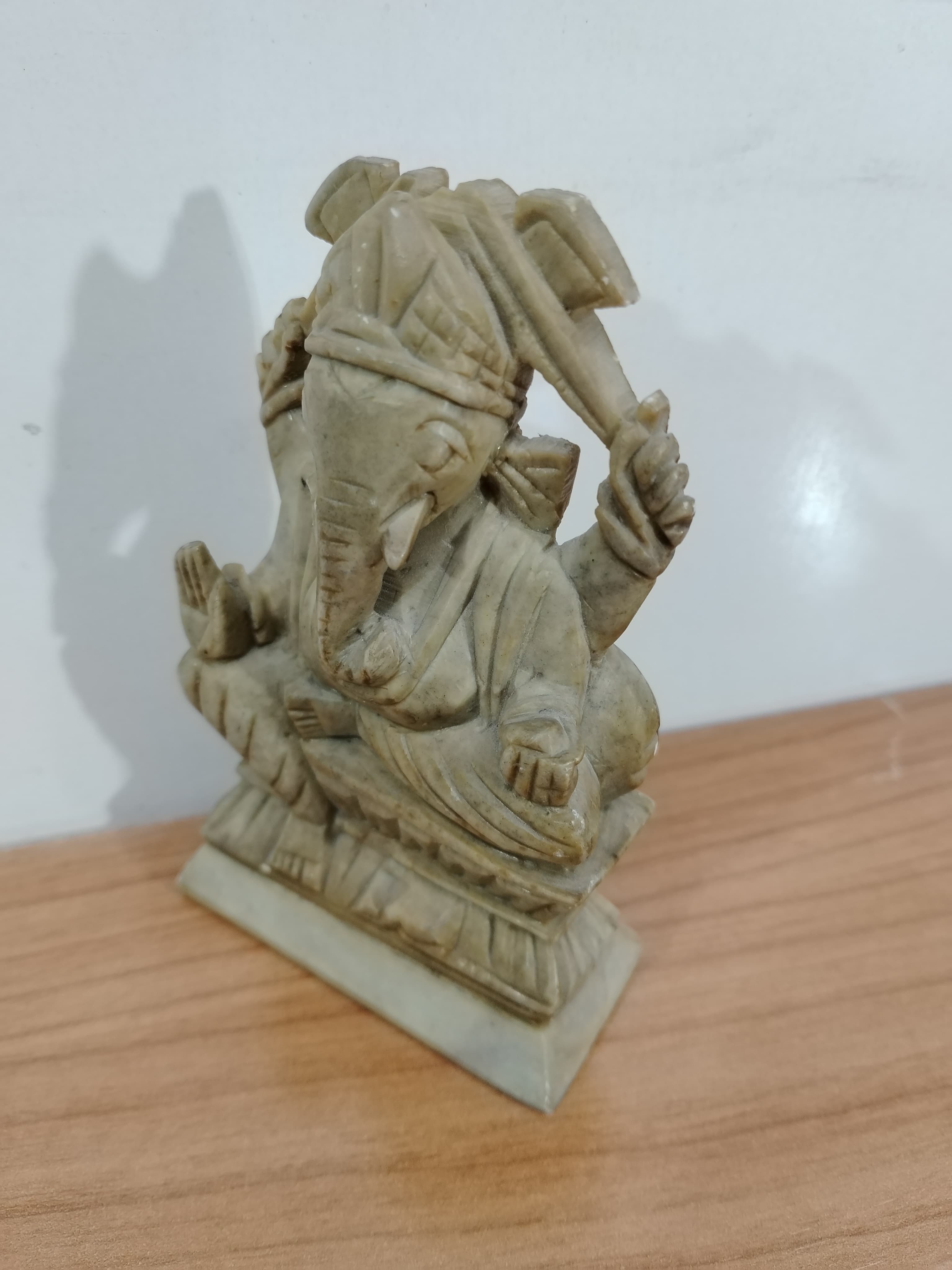 Estatua de Ganesha en Piedra Tallada - imagen 5