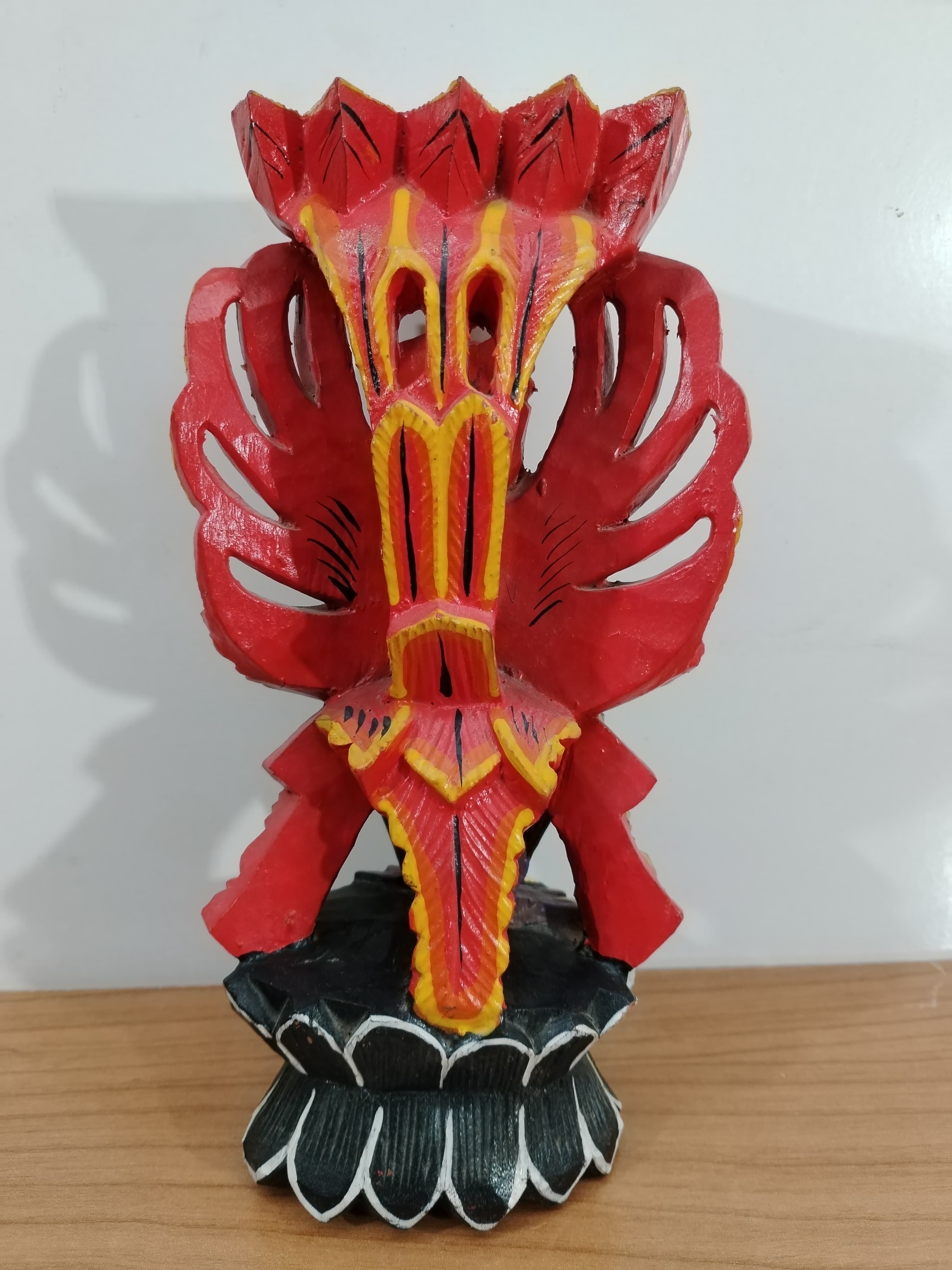 Escultura de Garuda en Madera Tallada - imagen 3