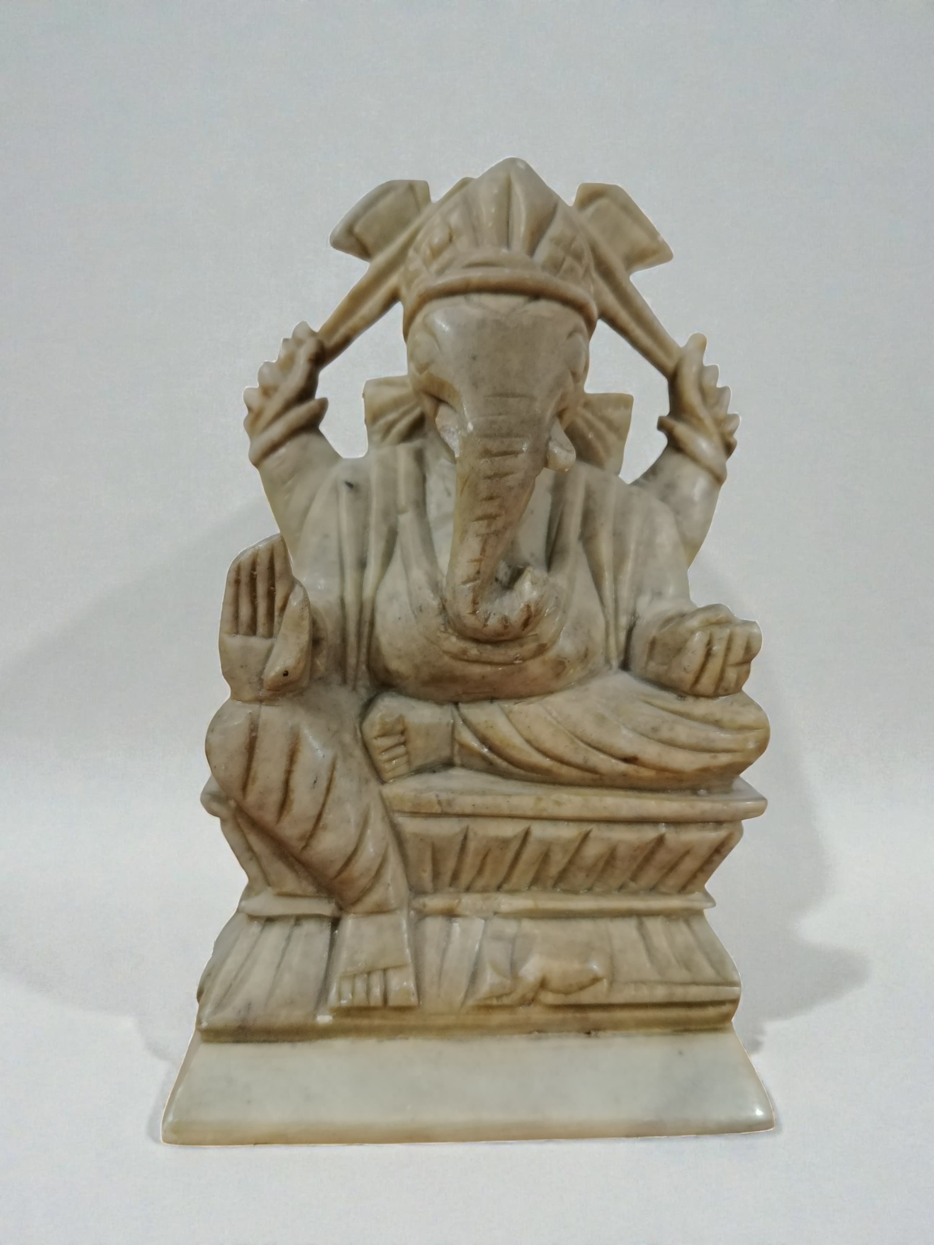 Estatua de Ganesha en Piedra Tallada - imagen 1