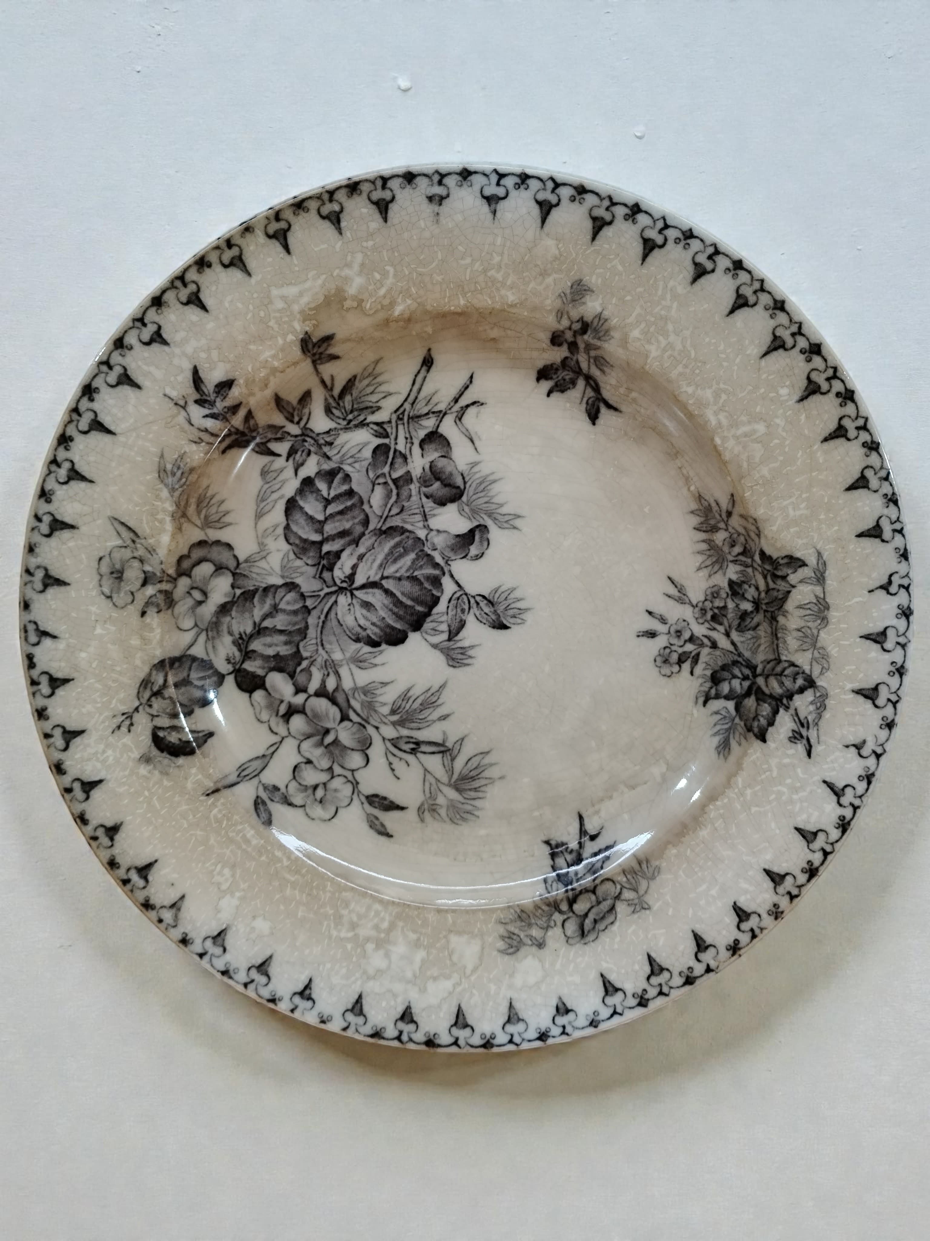 Plato Antiguo Sarreguemines Modelo Flore